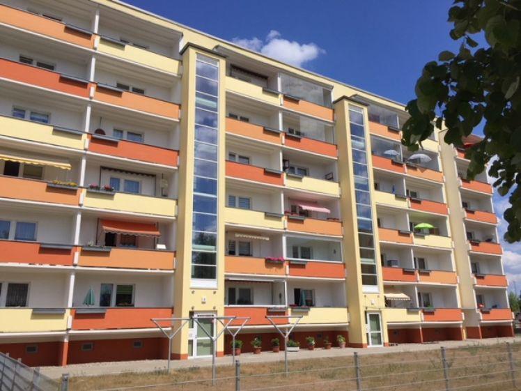 4-Raum Wohnung mit Balkon und Badewanne ab 15. August 2026. - Foto 1