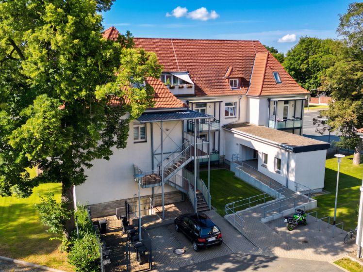 familienfreundliche 4 Zi.-Whg. mit Einbauküche und PKW-Stellplatz - Photo 1