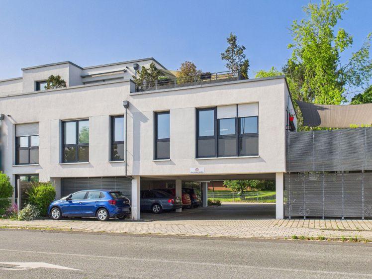 Sonnige 5-Zi-Wohnung mit Aufzug/EBK in TOP-Lage - Photo 1