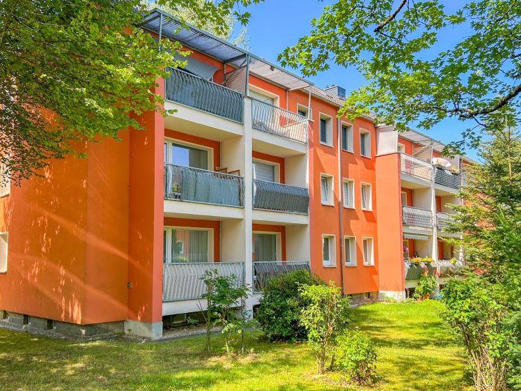 Grün wohnen, entspannt kochen: Ihr neues Zuhause mit Einbauküche... - Foto 1
