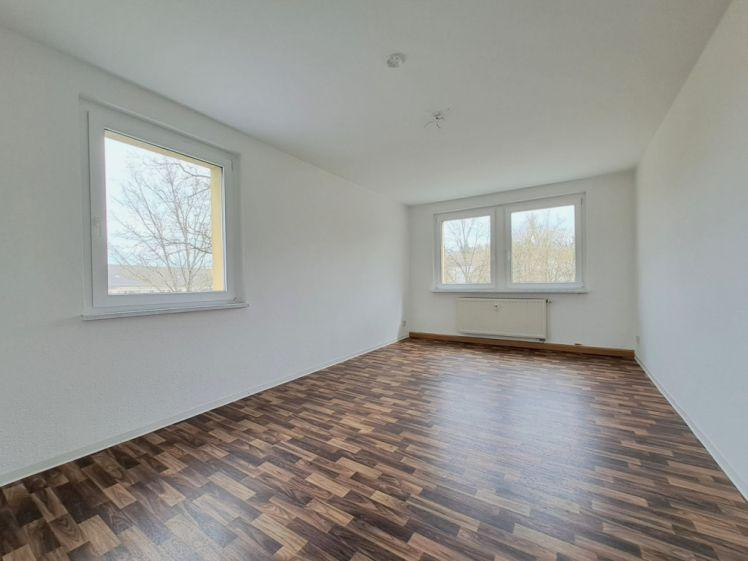 Gemütlicher Rückzugsort im Grünen – Ideale 2-Zimmer-Wohnung in Reuse/Suttenwiese - Photo 1