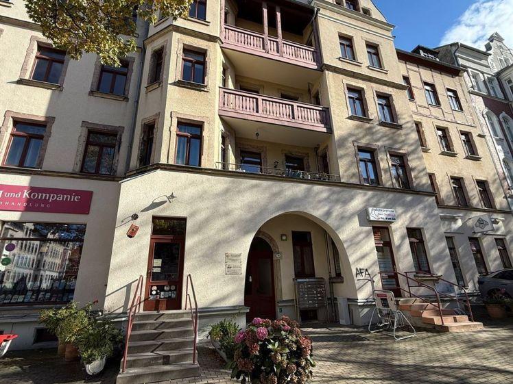 *** Kompakte DG Kaßberg 2-Zimmer mit Aufzug, Parkett und EBK *** - Photo 1