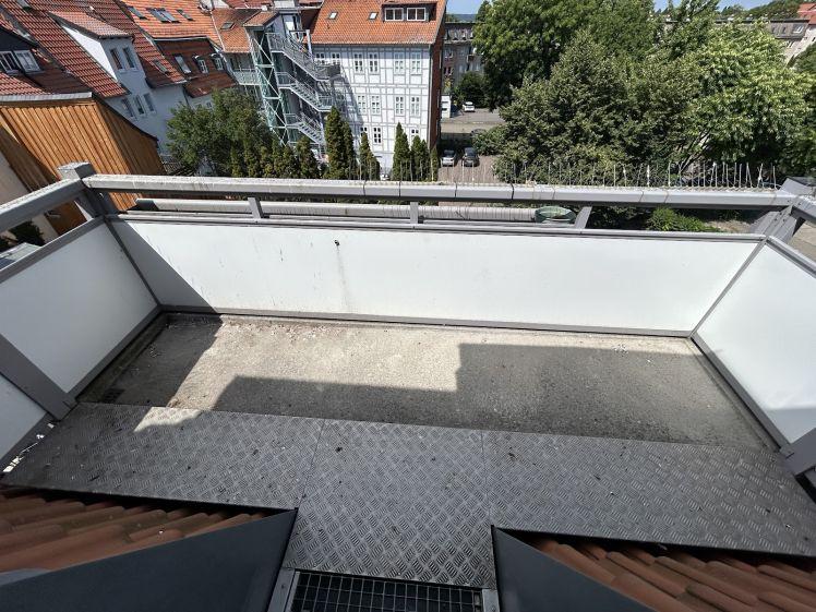 Schnell sein! Helle 2-Zimmer-Wohnung mit zwei Balkonen! - Photo 1