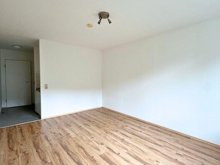 Helles 1-Zimmer-Apartment mit Küche, Uni-Nähe, zentral in Saarbrücken-Scheidt - Photo 1