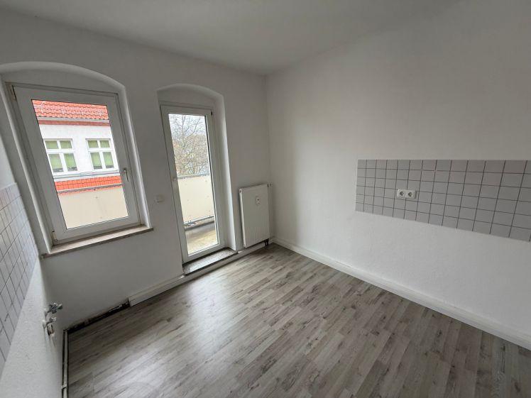 NEU! Helle Familienwohnung mit 3 Zimmern und Balkon - Foto 1