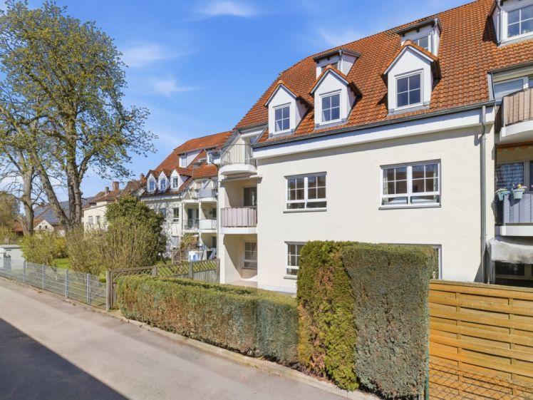 Ideal für Pendler: Zentrale 3-ZKB mit Balkon & Stellplatz nahe Bf Gessertshausen - Photo 1