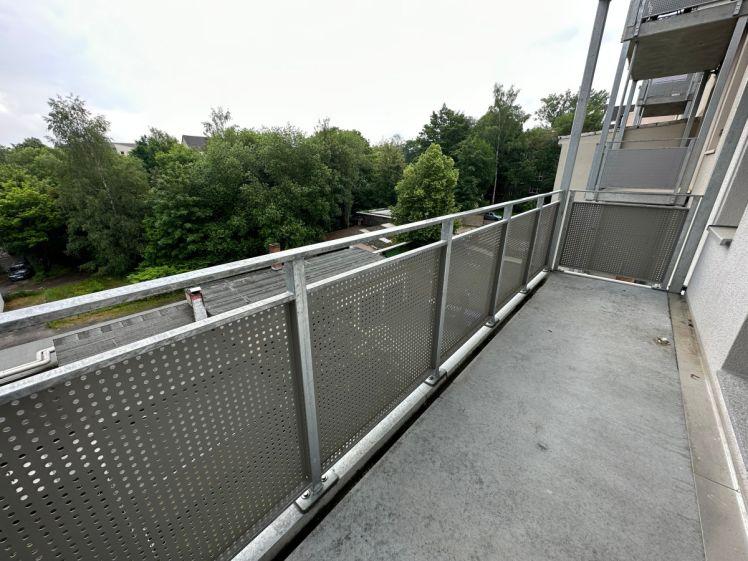 3.. OG + großer Balkon - WG-gerecht - 1. Monat kaltmietfrei - Photo 1