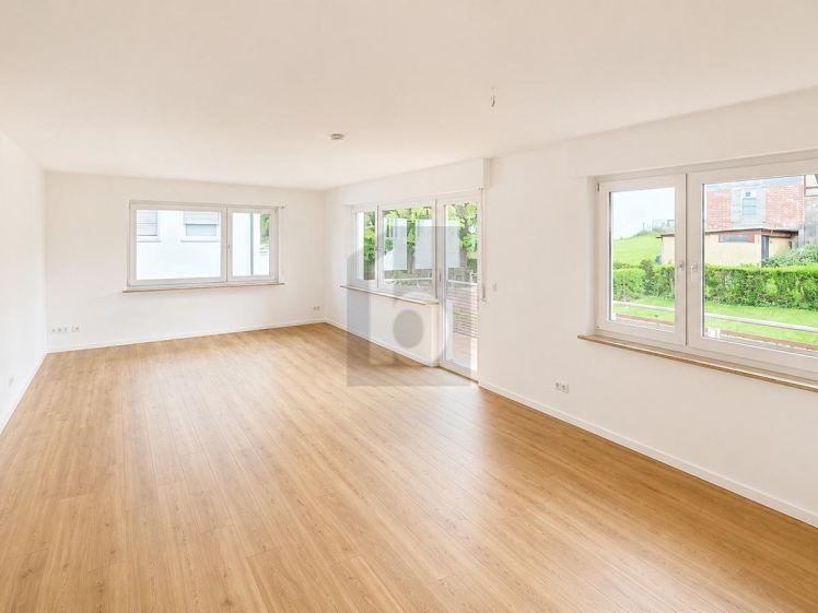 EXKLUSIV: RUHIGE LAGE, HELL, MODERNISIERT MIT AUSBLICK - Foto 1