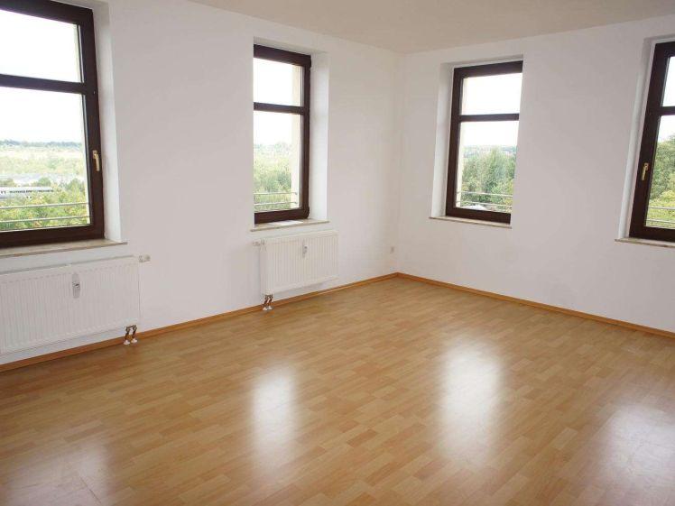 Frei ab 1.1.26 ! TOP DG-Whg. mit tollem Ausblick + Laminat !!!! - Photo 1