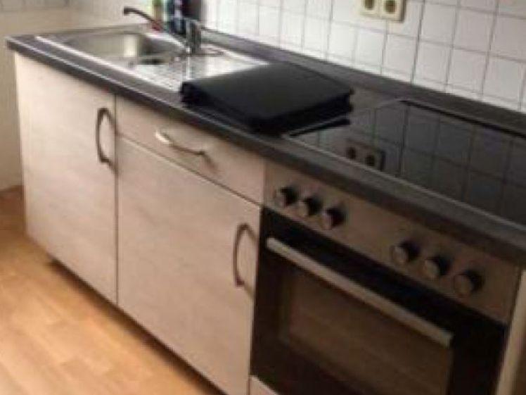 Nachmieter gesucht für Wohnung mit Einbauküche im 1. OG - Photo 1