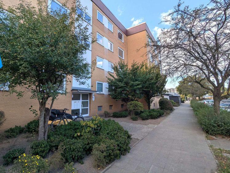 Möblierte Wohnung mit Balkon & Garage in attraktiver Lage - Photo 1