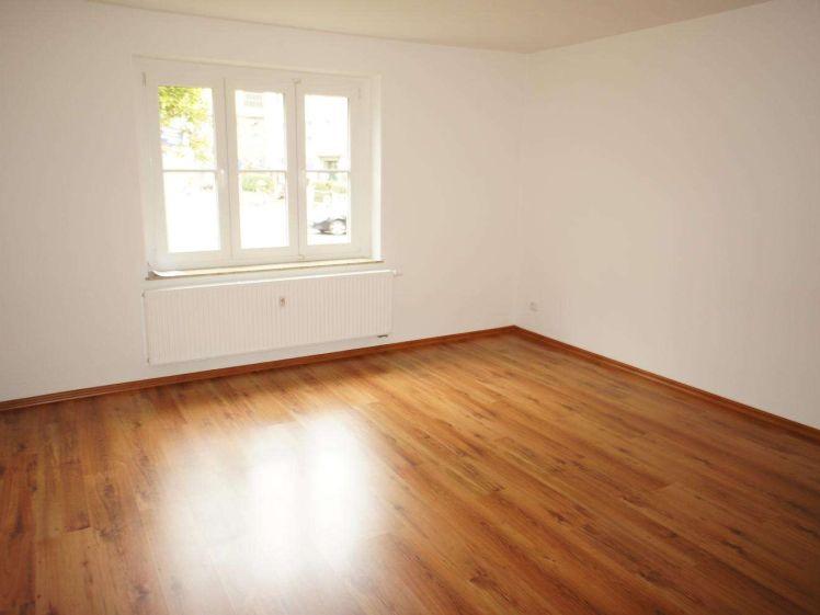 3. OG - Bad mit Wanne + Fenster / frei ab 1.7.26 - Foto 1