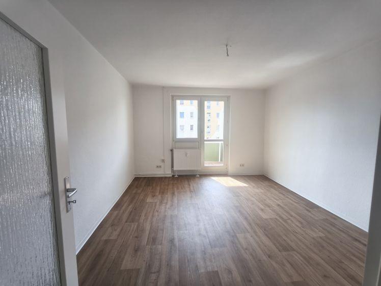 Wohnung im ruhigen Mehrfamilienhaus- frisch renoviert! - Photo 1