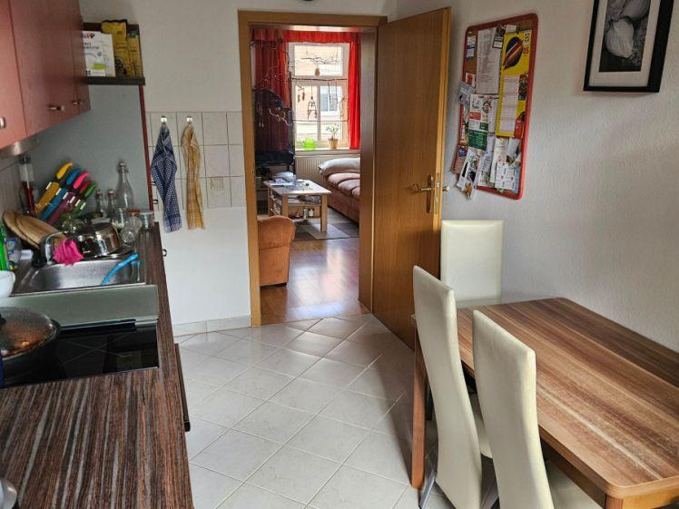 Nachmieter gesucht ab 1.8. / WG-gerecht im 1.OG / Bad mit Fenster u.v.m. - Photo 1