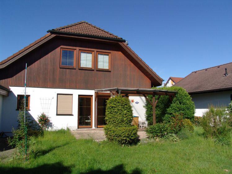 Hier ist Platz für die ganze Familie - Einfamilienhaus mit schönem Grundstück - Foto 1
