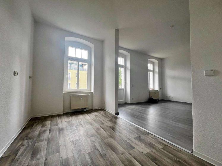*** Stilvolle 2-Raum-Wohnung in ruhiger Lage am Schlossteich in Chemnitz*** - Photo 1