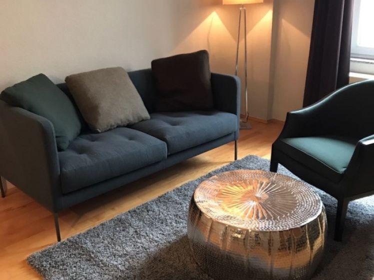 Erstbezug: neu möbliertes Apartment fußläufig zum Bankenviertel - Photo 1