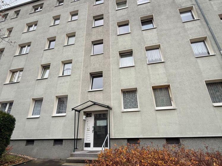 Gemütliche neu renovierte 3-Zimmer mit Balkon, Laminat und Wannenbad in ruhiger Lage! - Photo 1
