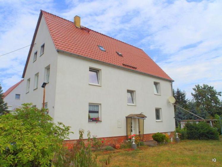 Ab sofort zu haben: 2-Zimmer-Wohnung in RÖDERAU mit Laminatboden, Essküche & Bad mit Dusche - Foto 1