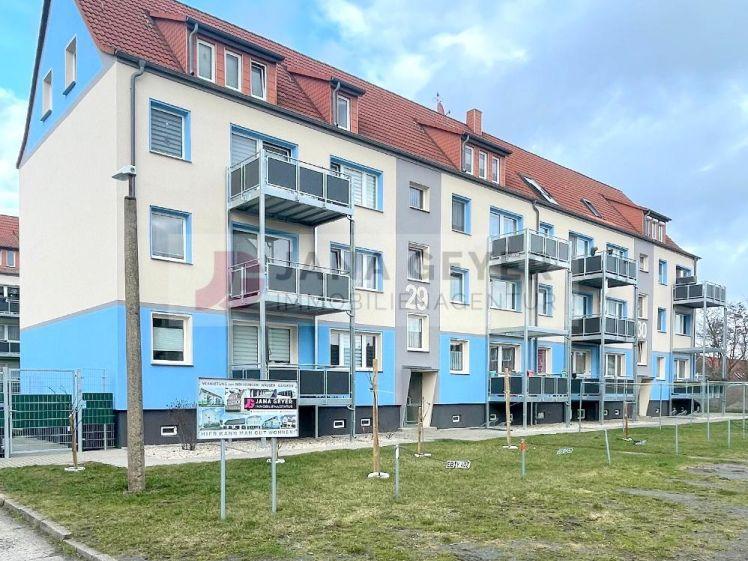 HOHENPRIEßNITZ * SO GUT WIE ERSTBEZUG * 3-ZIMMER-WOHNUNG MIT BALKON * EINBAUKÜCHE * RUHIGE WOHNANLAGE * PARKPLATZ VOR DER TÜR - Photo 1