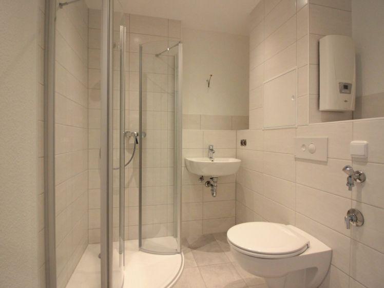 2-Raumwohnung mit sehr flacher Dusche und Balkon - Photo 1