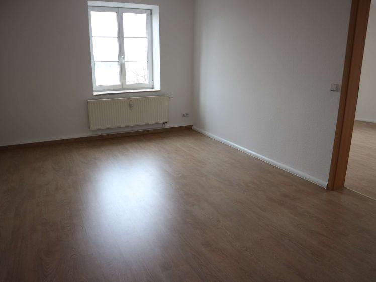 4. OG (DG ohne Schrägen) - EBK ! - Bad mit Wanne + Fenster - Photo 1
