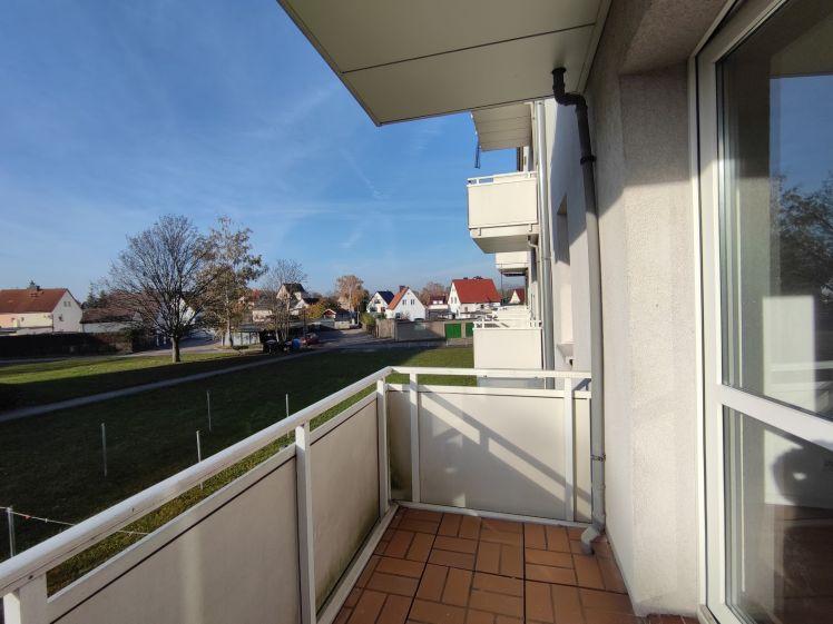*Familienwohnung mit Balkon im 1.OG* - Photo 1