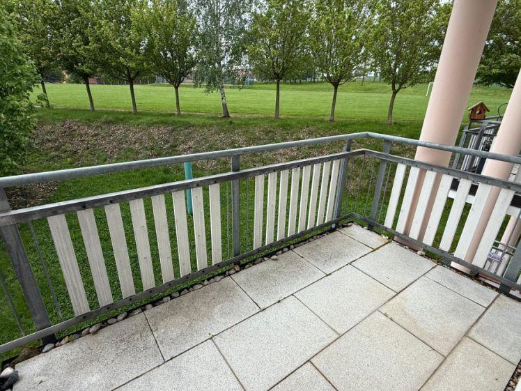 ! 1.OG mit Balkon + Bad mit Dusche + offene Küche ! - Photo 1