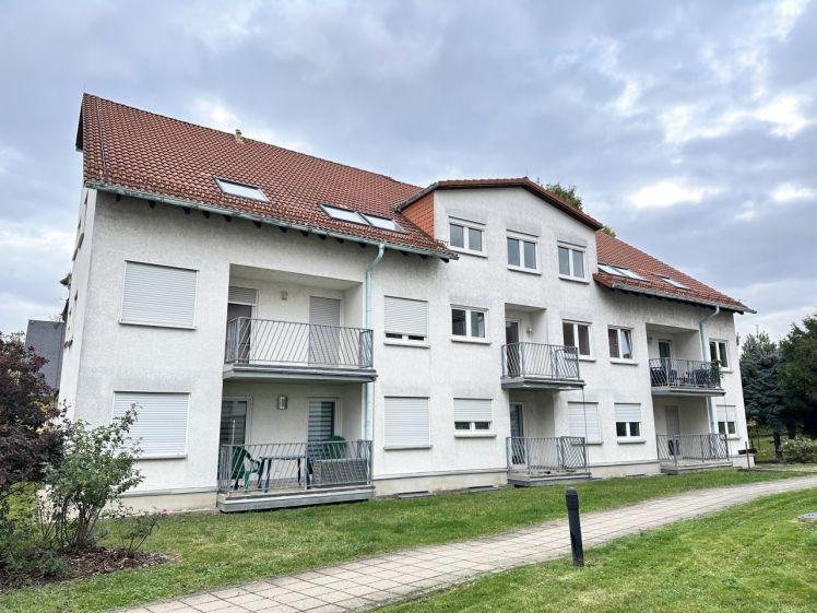 Frisch renoviert! 2-Raumwhg. mit Balkon, TG-Stpl. (duplex, saniert), Neubau 1997! - Photo 1