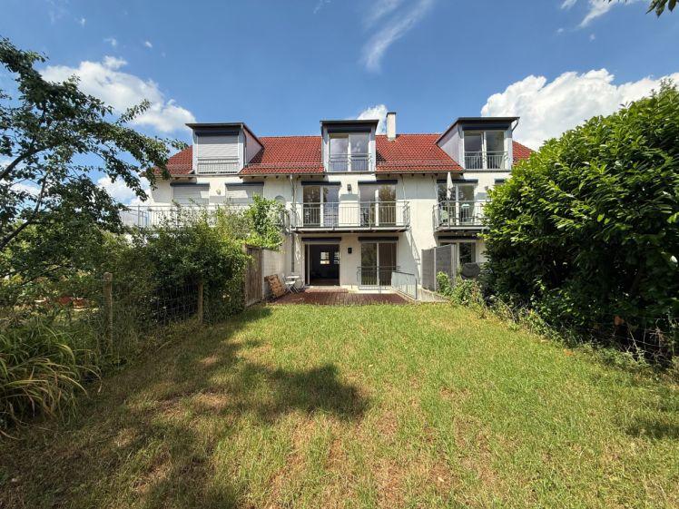 Frisch renoviertes Reihenmittelhaus mit schönem Garten & Terrasse in Oberboihingen - Photo 1