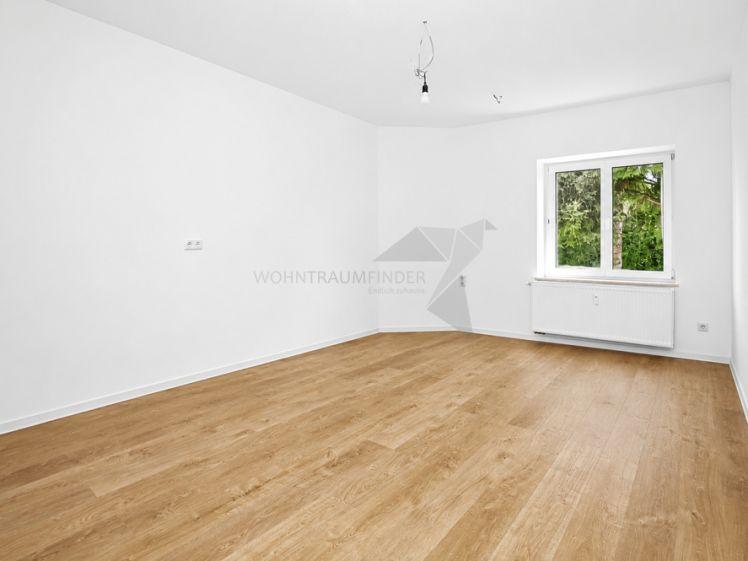!! Erstbezug nach Sanierung !! Coole 2 Raum EG-Whg. mit Balkon und Tageslichtbad - Foto 1