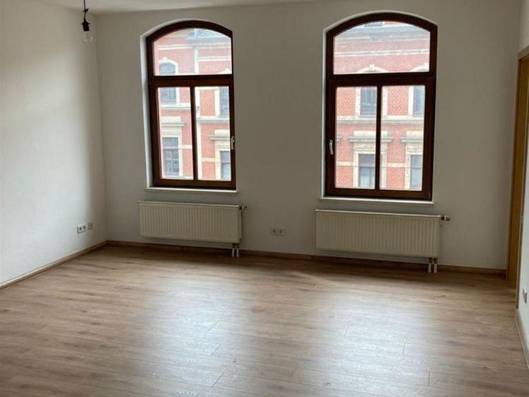 * Kompakte 3-Zimmer mit Balkon, Laminat und Wannenbad in Zentrumsnähe! * Stellplatz mgl. - Photo 1