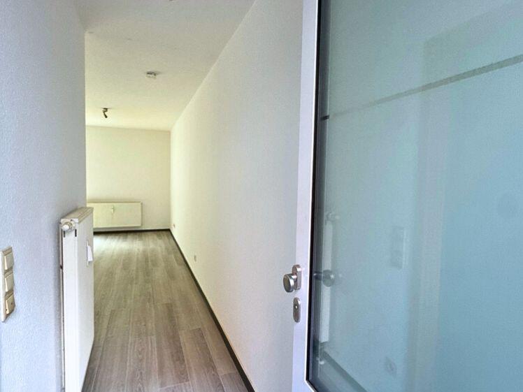 Renovierte 1-ZKB-Wohnung mit Stellplatz + Kellerraum - Photo 1