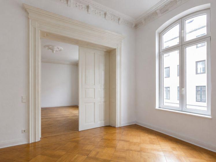 3-Zimmer-Altbauwohnung mit PKW Stellplatz - Foto 1