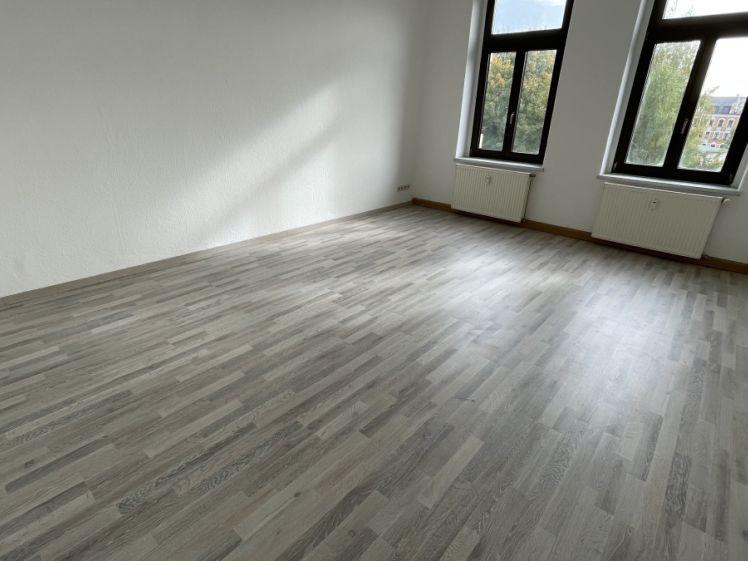 TOP Wohnung im 1. OG - neues Laminat + neues Badezimmer mit Fenster u.v.m. - Foto 1