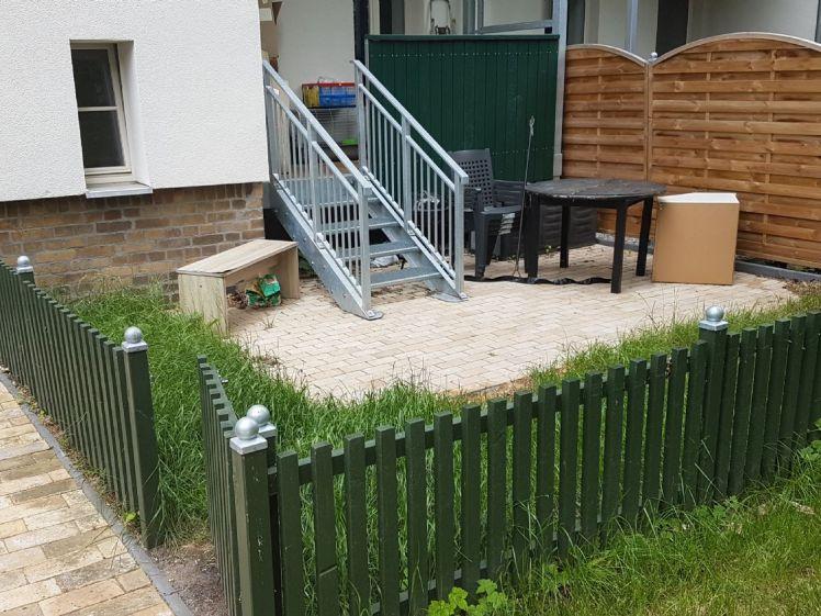 Terrasse mit eigenem Gartenanteil! Neuwertige Wohnung in stilvollem Altbau! - Photo 1
