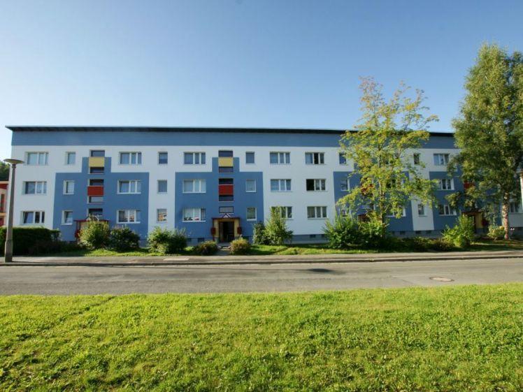 !Erstbezug nach Komplettrenovierung! 3 -Zimmer-Wohnung im 1. OG - Photo 1