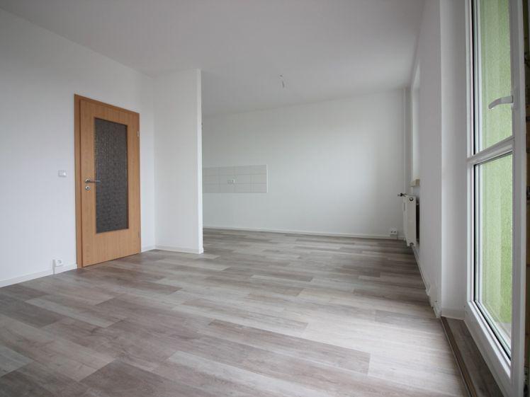3-Raumwohnung mit Badewanne und Balkon - Foto 1
