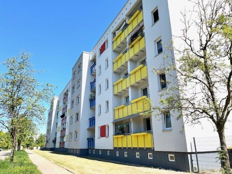 Ihr neues Zuhause 3-Raum Wohnung mit Balkon und Badewanne ab 01. Juli 2026. - Photo 1