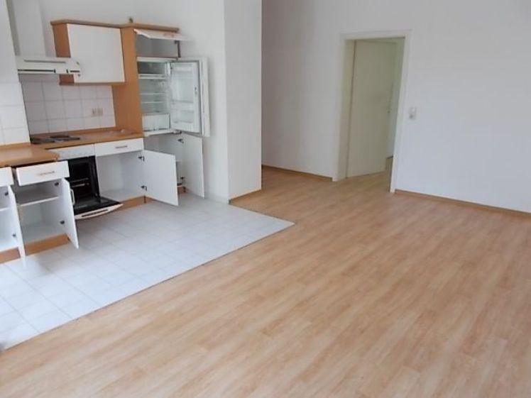 ** Großzügige 2-Zimmer mit Südbalkon, Wanne und Einbauküche in ruhiger Lage zum Toppreis!!!*** - Photo 1