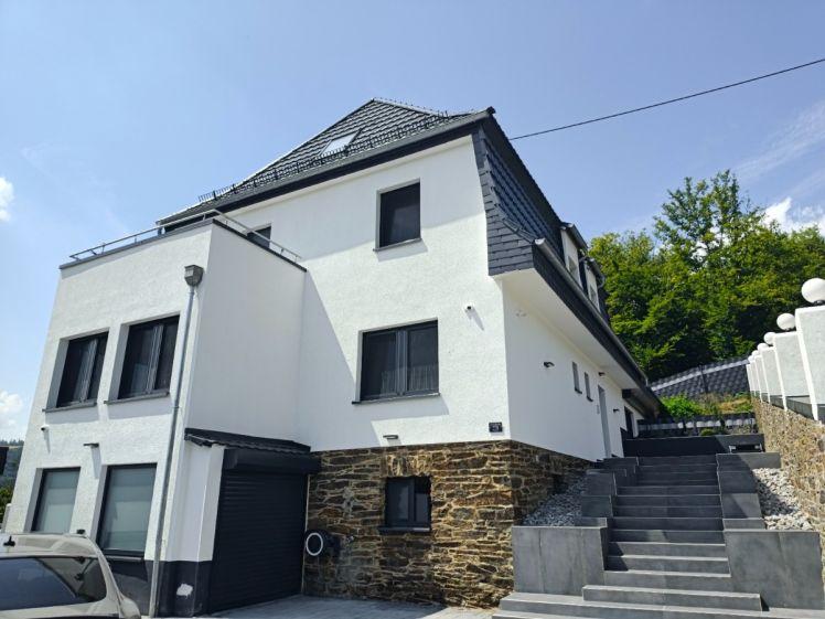 Moderne 4-Zimmer-Wohnung mit gigantischem 84 m² Sonnendeck & Panoramablick in Nassau an der Lahn - Foto 1