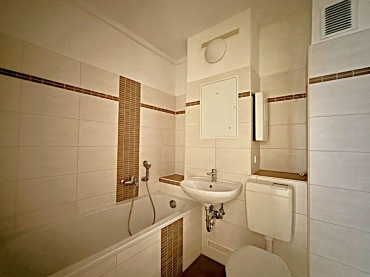 Clevere 3 Zimmer mit perfektem Schnitt und Feierabend-Sonne auf dem Westbalkon! - Foto 1