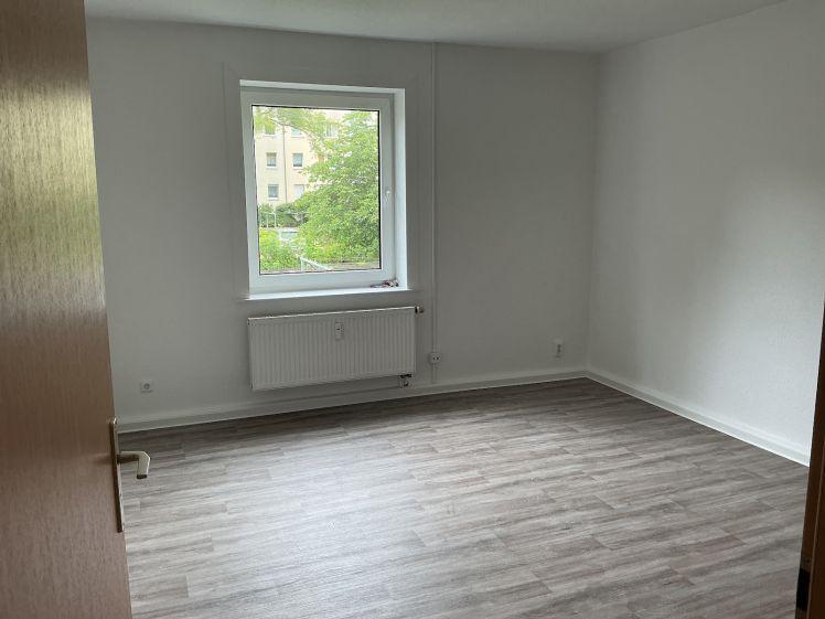 Frisch renovierte 2-Raum-Wohnung mit barrierearmem Duscheinstieg - Photo 1