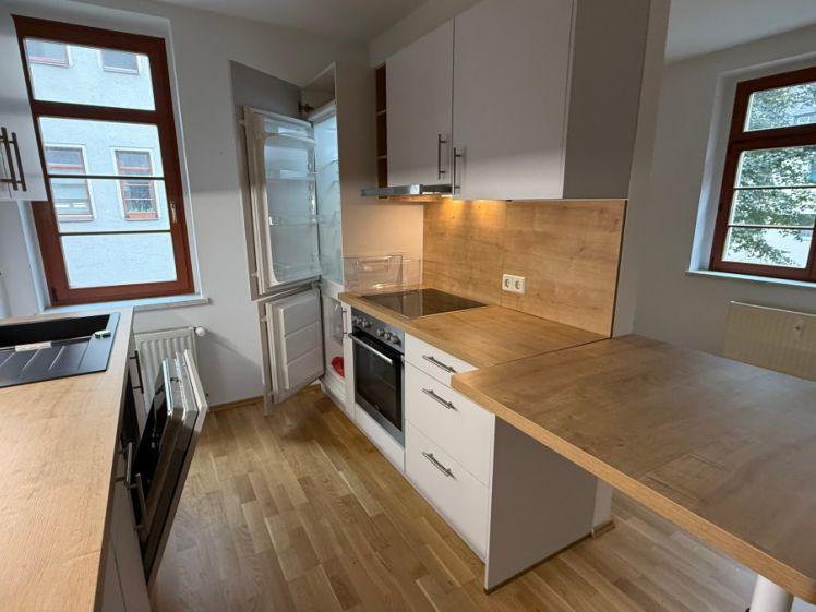 Nachmieter ab 1.11. gesucht ! Moderne EBK - Tageslichtbad - im 1.OG ! - Photo 1
