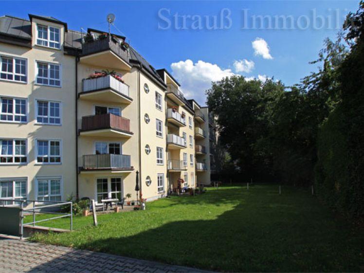 Gemütliche DG-Wohnung mit Balkon und Laminat... - Photo 1