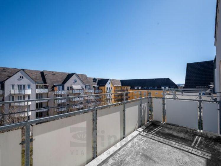 2-Raum-Dachgeschoss mit Balkon, Fahrstuhl, PKW-Stellplatz - Foto 1