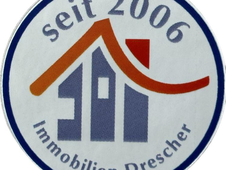Großzügig geschnittene 3 ZKB Wohnung mit Balkon im obersten Stockwerk (3.OG) mit Aufzug. - Photo 1