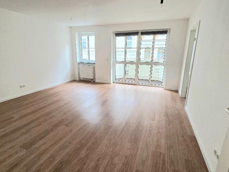 3-R.-Whg. m. Balkon u. Einbauküche in super Haus - Foto 1