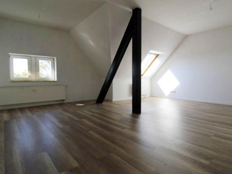 gemütliche 3-Zimmer im Dachgeschoß - Photo 1
