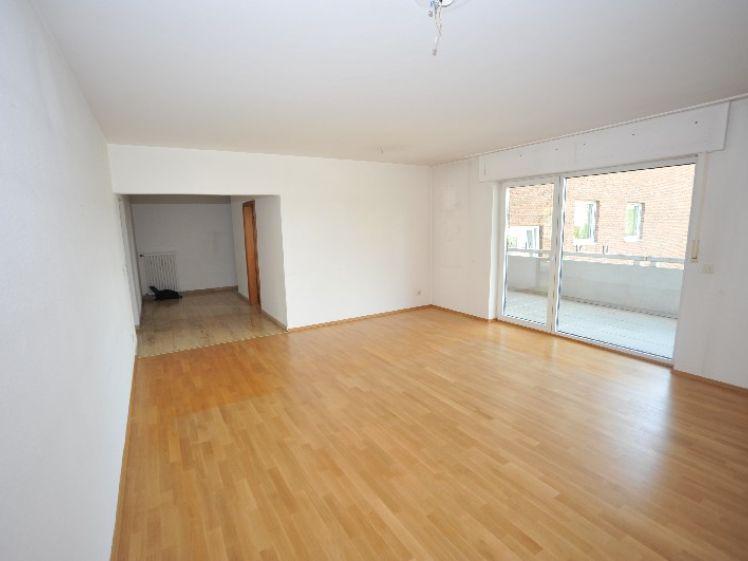 Hennef, Bitteschön: Hochwertig ausgestattete Wohnung mit Aufzug in ruhiger City-Lage - Photo 1
